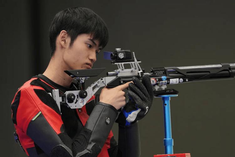 华体会体育app全程跟踪:深度报道国际射击比赛中选手专注力、装备精度及气候影响因素的多重分析