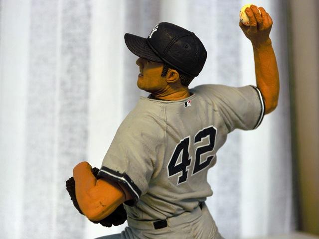 「为少数族裔选手发声:华体会体育 追溯 MLB 破除隔离的历史与马里安诺·里维拉等典范」
