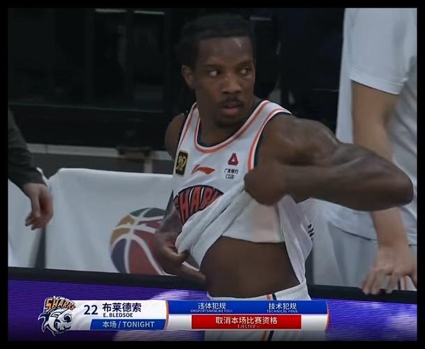 「两位 MVP 同队共存:华体会体育官网 探讨绝对巨星同处一队时如何分配球队资源与领先地位」